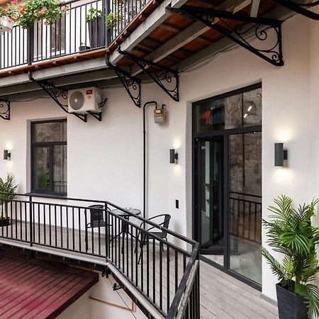 Royal Vip Jacuzzi Apart Львов Экстерьер фото