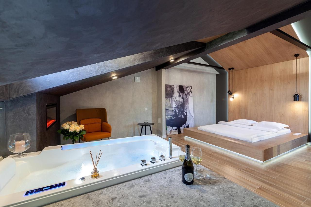 Royal Vip Jacuzzi Apart Львов Экстерьер фото