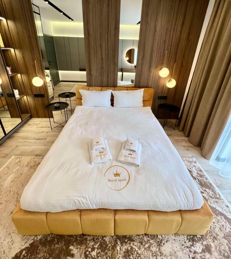 Royal Vip Jacuzzi Apart Львов Экстерьер фото