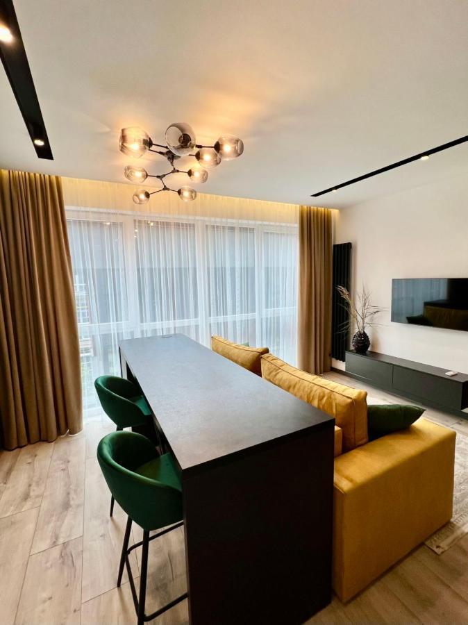 Royal Vip Jacuzzi Apart Львов Экстерьер фото