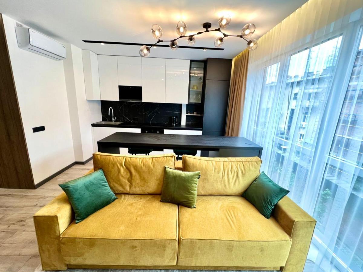 Royal Vip Jacuzzi Apart Львов Экстерьер фото