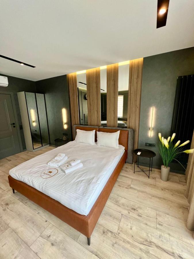 Royal Vip Jacuzzi Apart Львов Экстерьер фото
