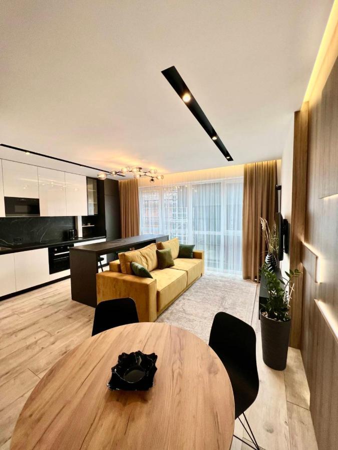Royal Vip Jacuzzi Apart Львов Экстерьер фото