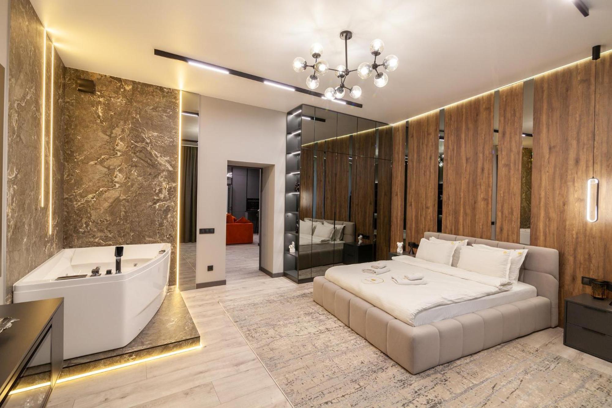 Royal Vip Jacuzzi Apart Львов Экстерьер фото